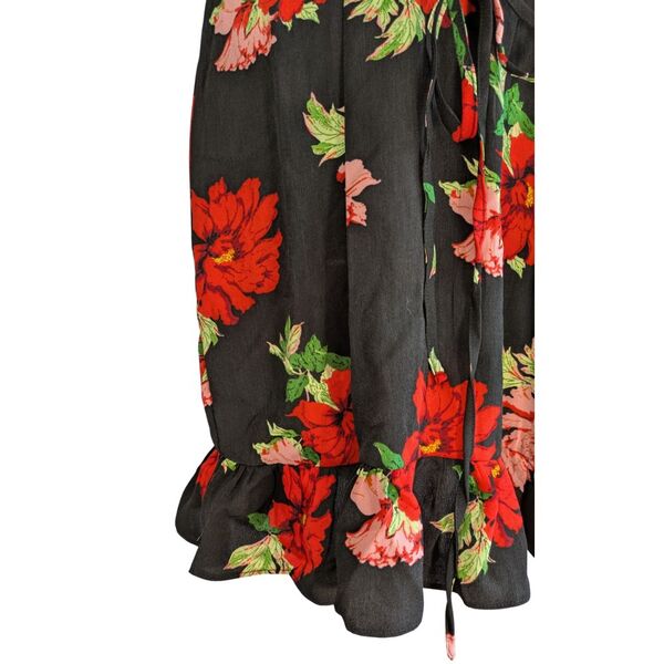 Czarna sukienka mini PRETTYLITTLETHING z gorsetowym wiązaniem w kwiaty Rozmiar 44 - zdjęcie 7